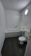 Helle 2 Zimmer Wohnung - Bad mit Badewanne